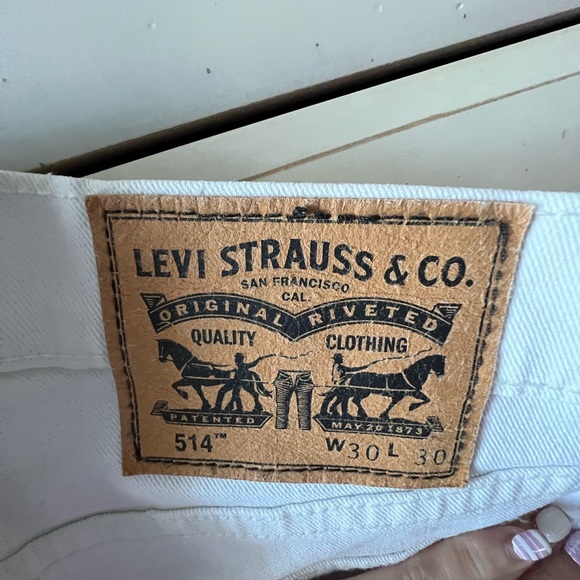 White Levi Jeans - Picture 3 of 3